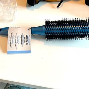 Styling brush